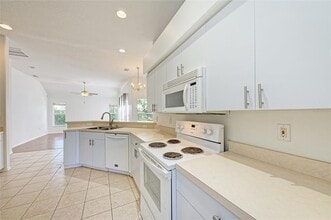 3219 58th Terrace E in Bradenton, FL - Building Photo - Building Photo