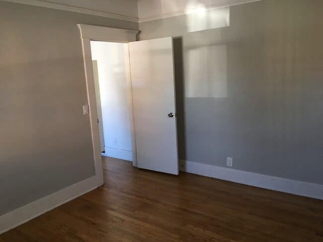 244 W 49th St in Los Angeles, CA - Building Photo - Building Photo