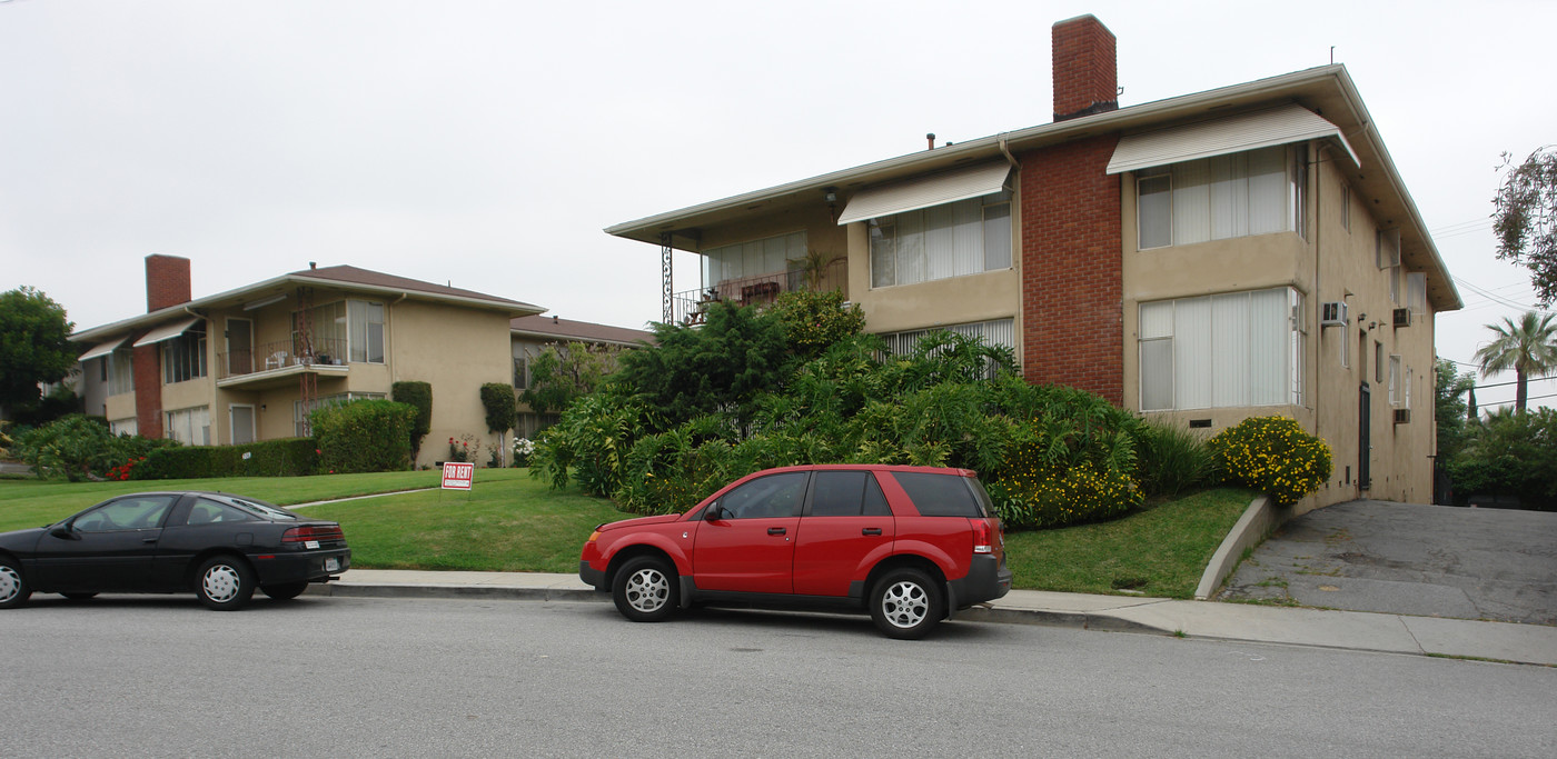 310 Mockingbird Ln in South Pasadena, CA - Building Photo