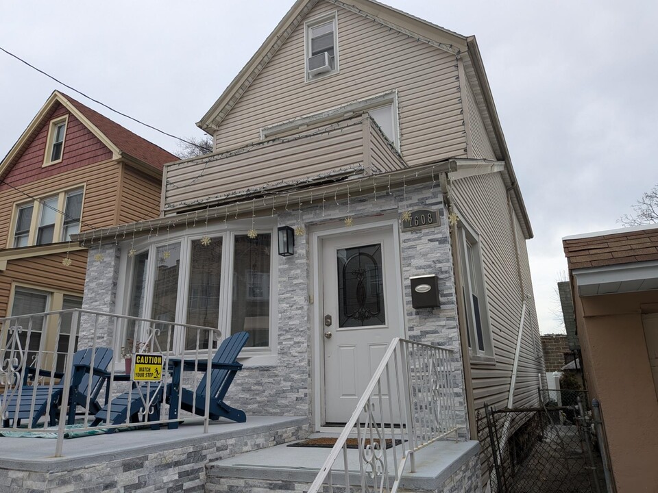 7608 1st Ave in North Bergen, NJ - Building Photo