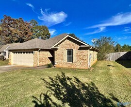 105 Summerset Ln in Huntsville, AL - Building Photo - Building Photo