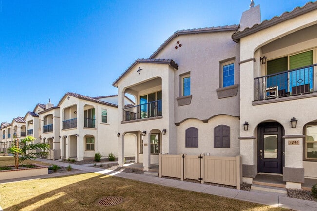 4054 E Amoroso Dr in Gilbert, AZ - Building Photo - Building Photo