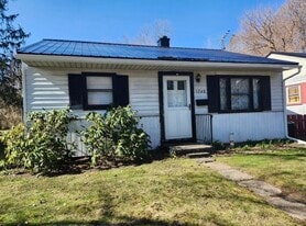 1748 W 15th St in Erie, PA - Building Photo