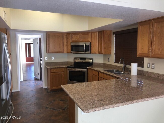 7539 W Sequoia Dr in Glendale, AZ - Building Photo - Building Photo