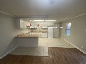 1521 Larkspur Dr in Arlington, TX - Building Photo - Building Photo