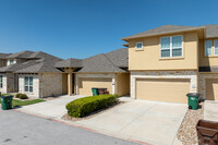 Star Ranch Townhomes in Hutto, TX - Foto de edificio - Building Photo