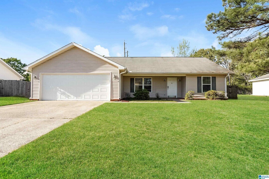 15554 Brookstone Dr in Brookwood, AL - Building Photo