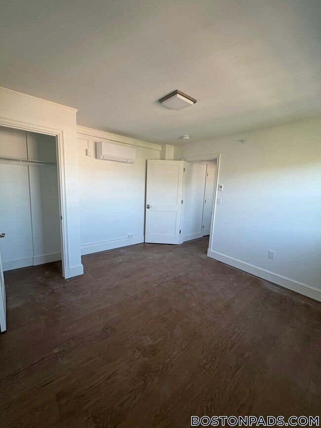 1200 Massachusetts Ave, Unit 515 in Cambridge, MA - Foto de edificio - Building Photo