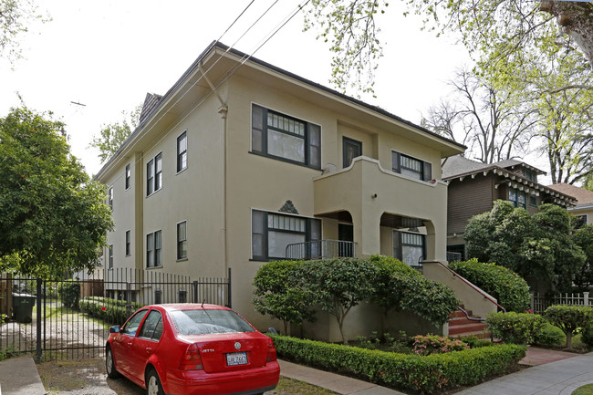 717 21st St in Sacramento, CA - Foto de edificio - Building Photo