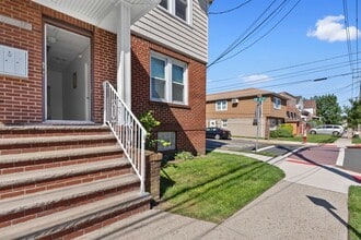 275 Centre Ave in Secaucus, NJ - Building Photo - Building Photo
