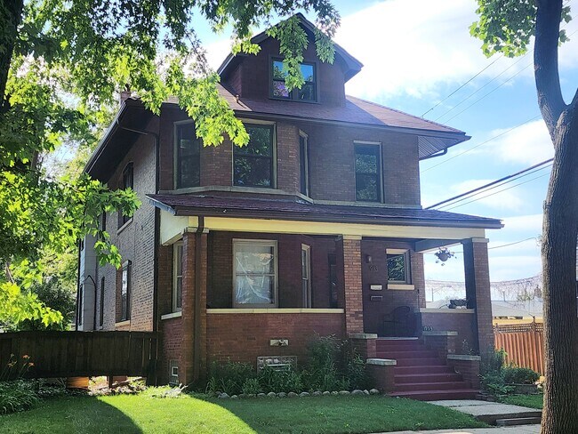 property at 913 Wenonah Ave