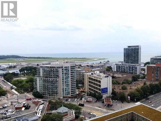 property at 17 Bathurst St