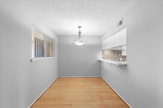 7714 Renwick Dr in Houston, TX - Building Photo - Building Photo