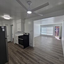 3376 Martin Luther King Jr Blvd in Lynwood, CA - Building Photo