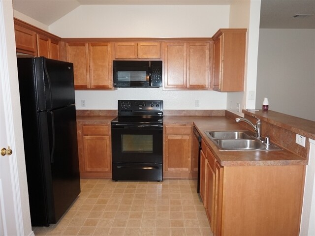 231 Chesterfield Cir in Waxahachie, TX - Building Photo - Building Photo