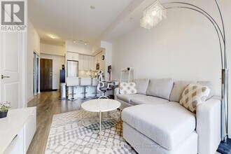 99 Eagle Rock Way in Vaughan, ON - Building Photo - Building Photo