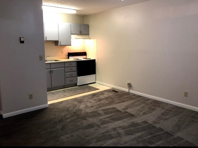 124 E Main St, Unit Apartment 6