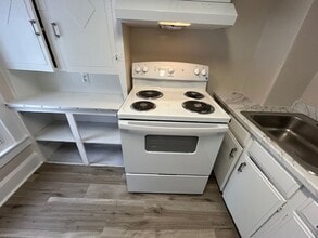 518 Lake Ave in Elyria, OH - Foto de edificio - Building Photo