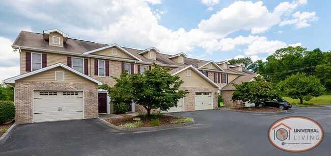 Cherry Grove Condominiums in Piney Flats, TN - Foto de edificio - Building Photo