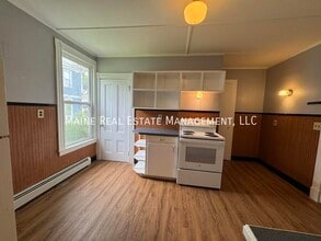9 Summer St in Waterville, ME - Building Photo - Building Photo
