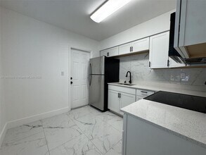 1431 N 14th Way in Hollywood, FL - Building Photo - Building Photo