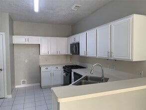 4018 Timber Corner in Houston, TX - Building Photo - Building Photo