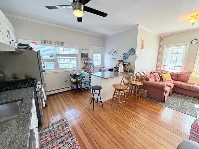 519 Main St, Unit 1, Unit 1
