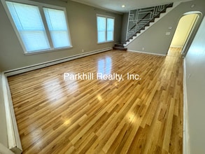 111 E Wilkes Barre St in Easton, PA - Building Photo - Building Photo