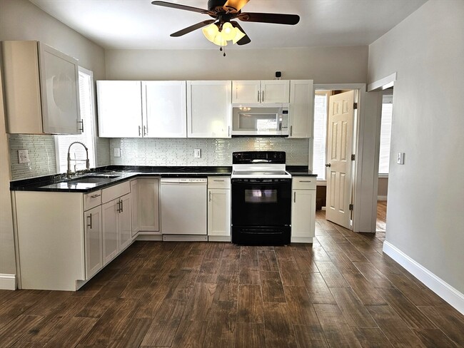 47 Lincoln St in Stoneham, MA - Building Photo - Building Photo