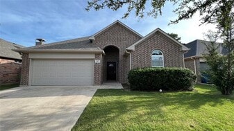 517 Highpark Ct in Lake Dallas, TX - Building Photo