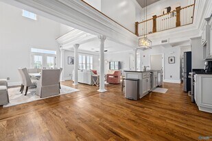 445 Providence Main St NW in Huntsville, AL - Building Photo