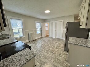 29 Nesbit Ave in West Hartford, CT - Building Photo - Building Photo