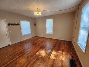 2909 NW Topeka Blvd in Topeka, KS - Building Photo - Building Photo