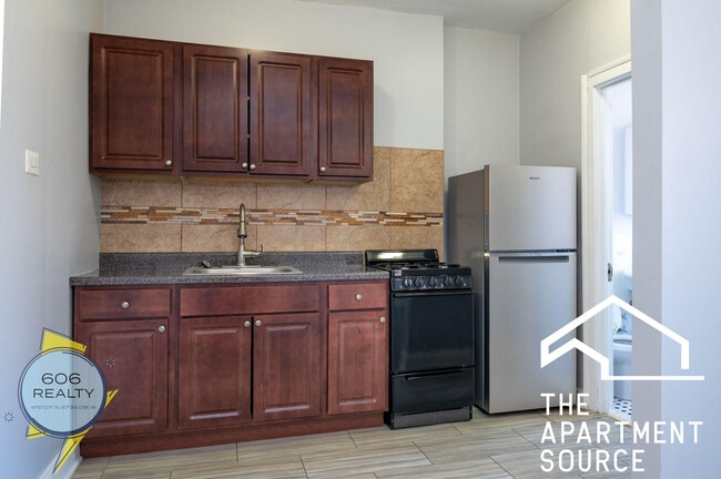 property at 6930 N Greenview Ave