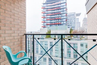 192 Adelaide St W, Unit SI ID1034886P in Toronto, ON - Building Photo - Building Photo