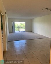 16051 Blatt Blvd in Weston, FL - Building Photo - Building Photo