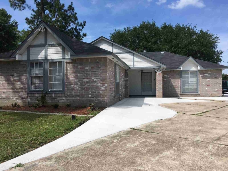8507 Opalwood Ct in Humble, TX - Building Photo