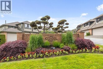 1207 Confederation Dr in Port Coquitlam, BC - Building Photo - Building Photo