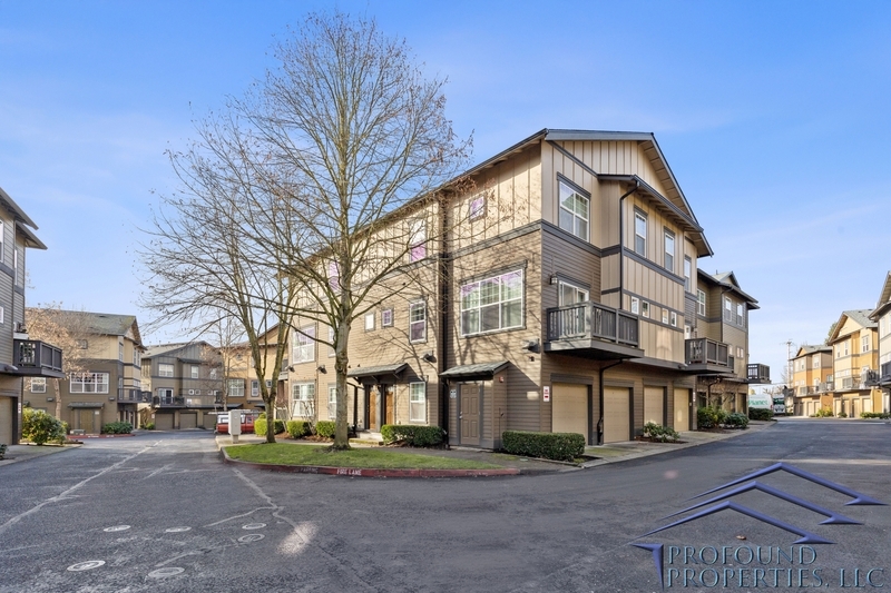 1100 SW 170th Ave in Beaverton, OR - Building Photo