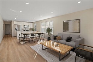 61 Wainwright St in Providence, RI - Building Photo