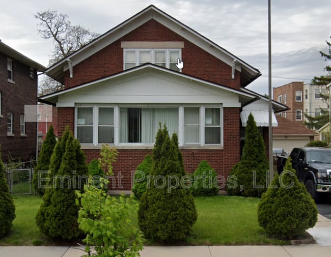 property at 7324 S Oglesby Ave