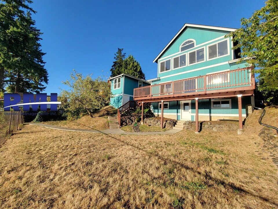 1924 Taft Ave in Bremerton, WA - Building Photo