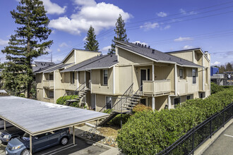 Twin Creek Commons in Roseville, CA - Foto de edificio - Building Photo