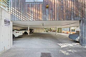 The Carriage House in Bothell, WA - Foto de edificio - Building Photo