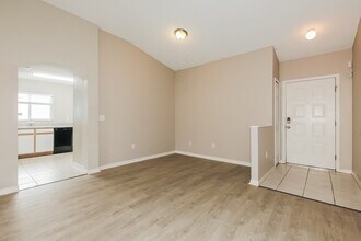 3146 Pine Top Dr in Valrico, FL - Building Photo - Building Photo