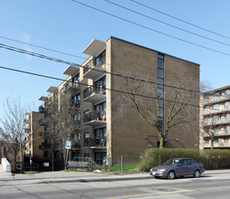 Serena Court in Toronto, ON - Building Photo - Building Photo