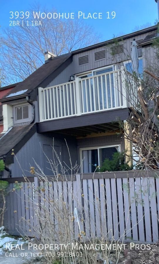 property at 3939 Woodhue Pl