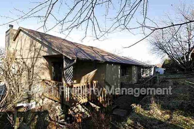 848 Dover St in Iowa City, IA - Building Photo - Building Photo