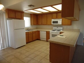6187 Chia Ave in Twentynine Palms, CA - Building Photo - Building Photo