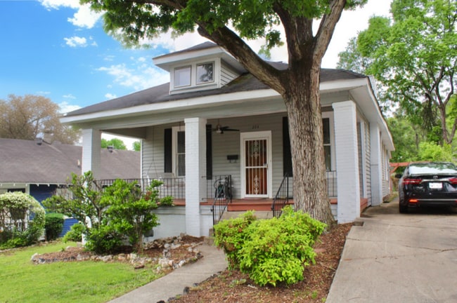property at 204 N Ash St
